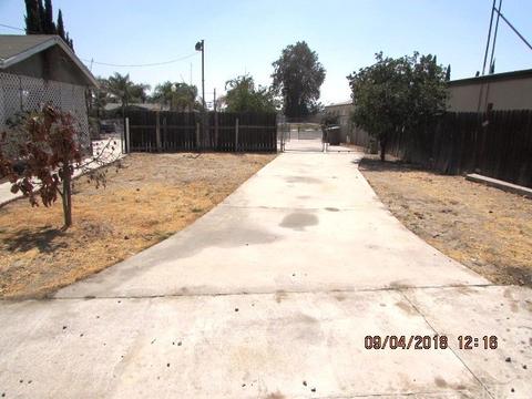 407 E F St, Colton, CA 92324 photo 2