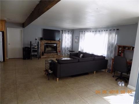 271 E 7th St, Perris, CA 92570 photo 4
