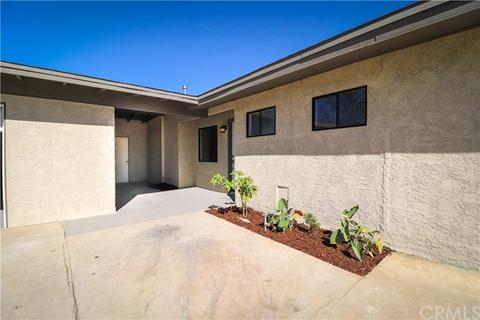 630 E King St, Rialto, CA 92376 photo 4