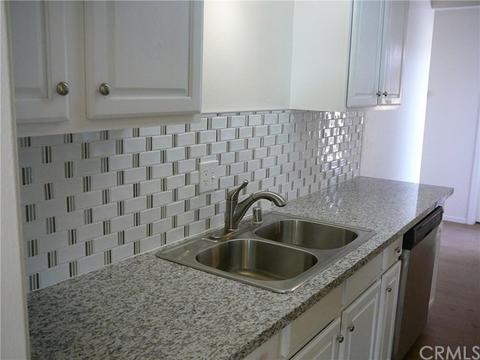 545 Highlander Dr, Riverside, CA 92507 photo 2