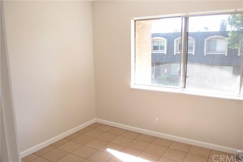 10524 White Oak Dr, Riverside, CA 92505 photo 9