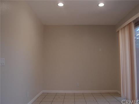 10524 White Oak Dr, Riverside, CA 92505 photo 5