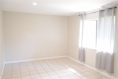 10524 White Oak Dr, Riverside, CA 92505 photo 2