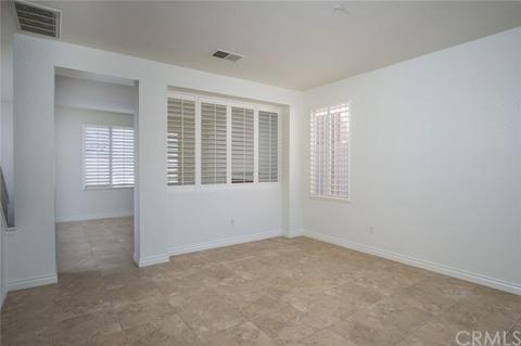 15754 Swan Rd, Fontana, CA 92337 photo 3