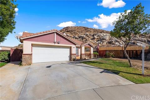 3779 Avondale St, Perris, CA 92571 photo 2