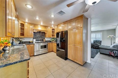 2972 Summerfield Ln, Riverside, CA 92503 photo 9