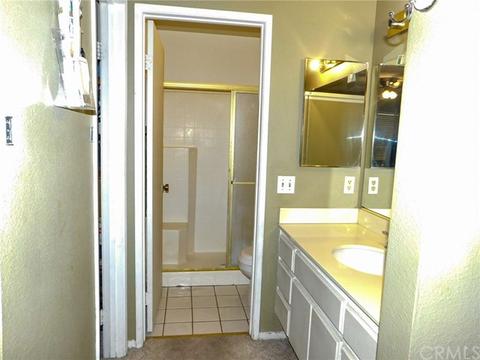 1020 Jacaranda Rd, Colton, CA 92324 photo 8