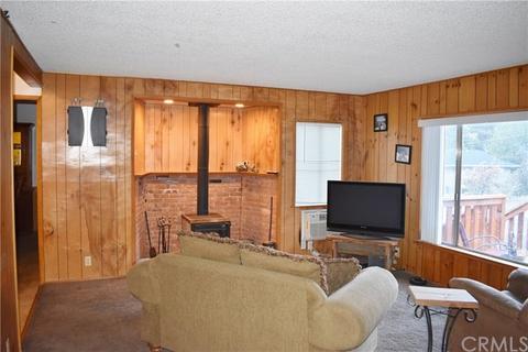 838 Apple Ave, Wrightwood, CA 92397 photo 3