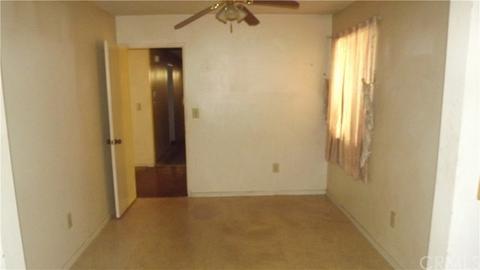 27445 Stratford St, Highland, CA 92346 photo 4