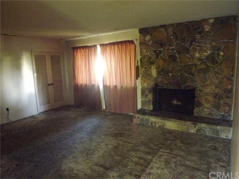 27445 Stratford St, Highland, CA 92346 photo 2