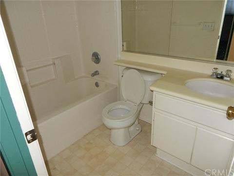 6631 Ohare Ct, Fontana, CA 92336 photo 4