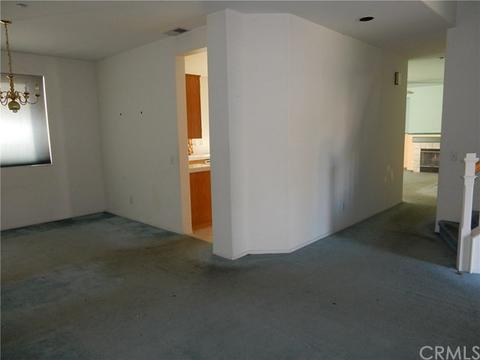 6631 Ohare Ct, Fontana, CA 92336 photo 8