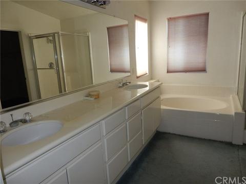 6631 Ohare Ct, Fontana, CA 92336 photo 11