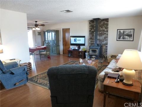 129 Fortuna St, Yucca Valley, CA 92284 photo 2