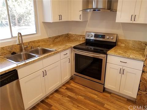 8334 Palomar Ave, Yucca Valley, CA 92284 photo 2