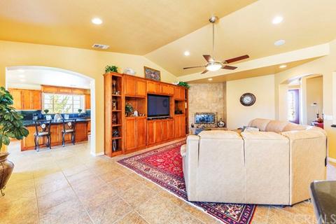 8686 Dumosa Ave, Yucca Valley, CA 92284 photo 29
