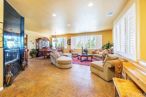 8686 Dumosa Ave, Yucca Valley, CA 92284 photo 13