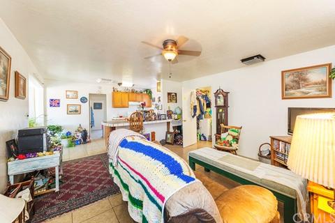 586 Mockingbird Ln, Joshua Tree, CA 92252 photo 7