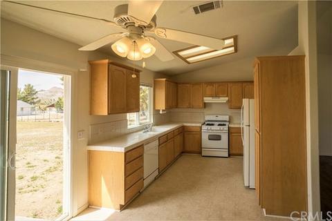 6870 Avalon Ave, Yucca Valley, CA 92284 photo 4
