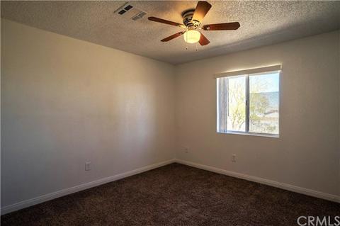 4647 Camarilla Ave, Yucca Valley, CA 92284 photo 12