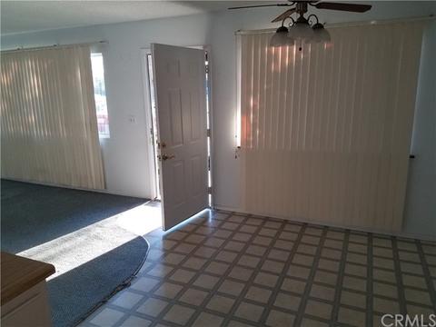 7077 Tamarisk Ave, Yucca Valley, CA 92284 photo 5