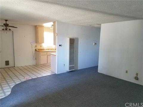 7077 Tamarisk Ave, Yucca Valley, CA 92284 photo 6