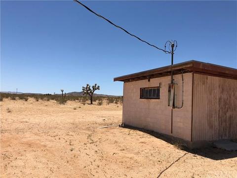 60121 Applegate Way, Landers, CA 92285 photo 2
