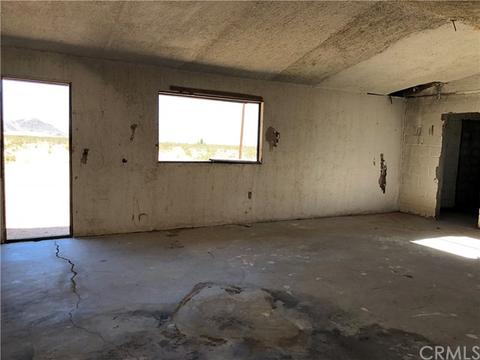 60121 Applegate Way, Landers, CA 92285 photo 8