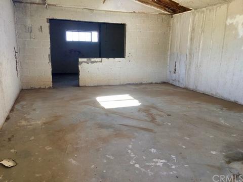 60121 Applegate Way, Landers, CA 92285 photo 10