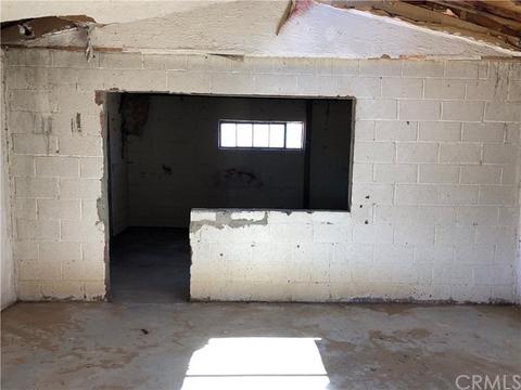 60121 Applegate Way, Landers, CA 92285 photo 9