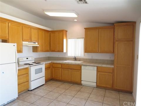 7421 Camarilla Ave, Yucca Valley, CA 92284 photo 7