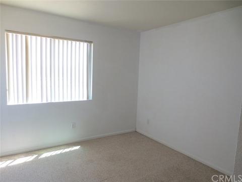 7421 Camarilla Ave, Yucca Valley, CA 92284 photo 11