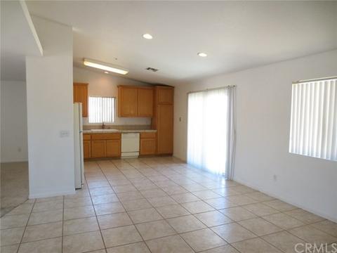 7421 Camarilla Ave, Yucca Valley, CA 92284 photo 6