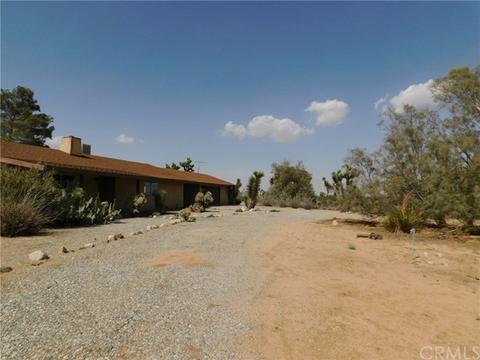 56724 Breezy Ln, Yucca Valley, CA 92284 photo 2