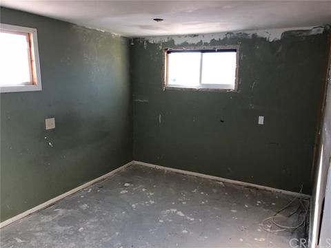 1213 Golden Slipper Ln, Landers, CA 92285 photo 4