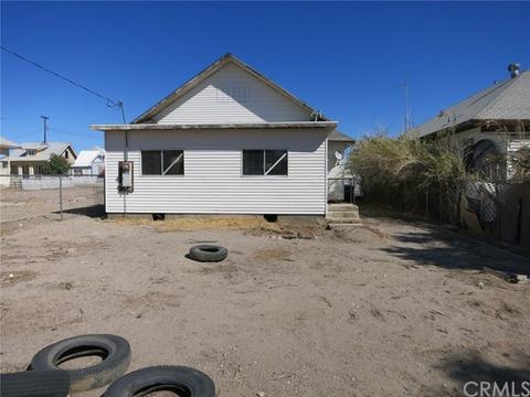 411 Acoma St, Needles, CA 92363 photo 2
