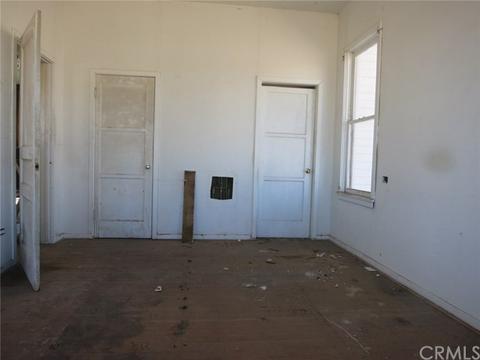 411 Acoma St, Needles, CA 92363 photo 4