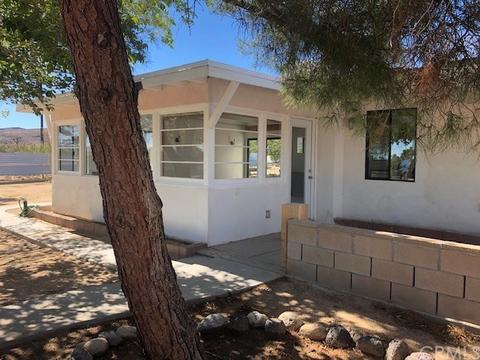 56512 Aberdeen Dr, Yucca Valley, CA 92284 photo 2