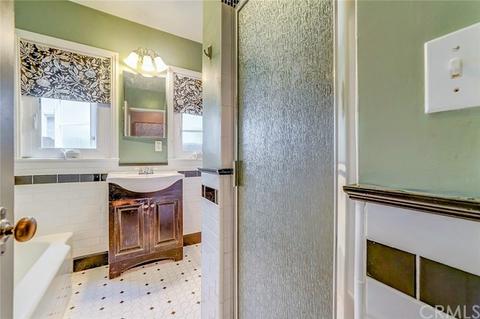 459 W 25th St, Merced, CA 95340 photo 8