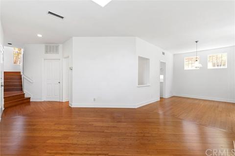 382 E 15th St, Costa Mesa, CA 92627 photo 3