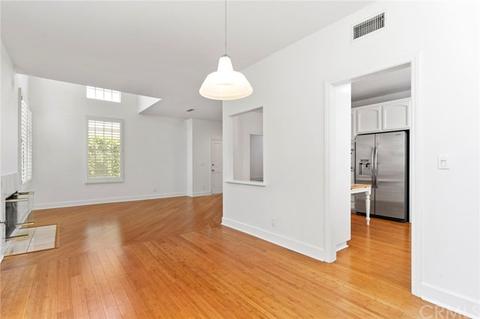 382 E 15th St, Costa Mesa, CA 92627 photo 4