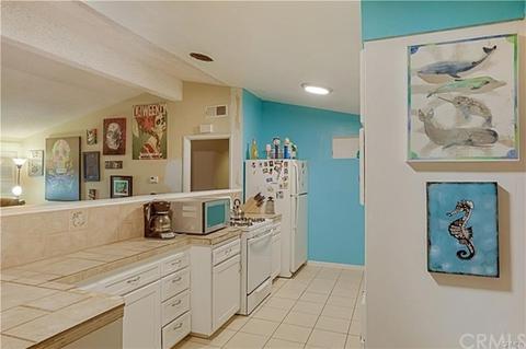 829 Towne St, Costa Mesa, CA 92627 photo 5