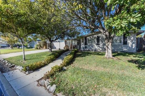 664 Beach St, Costa Mesa, CA 92627 photo 1