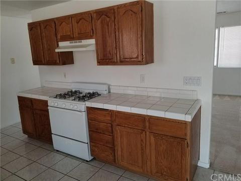 18737 Benicia St, Hesperia, CA 92345 photo 3