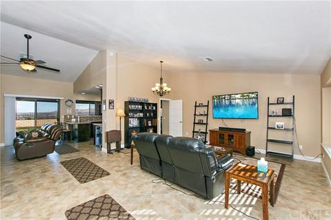 7505 Canyon Dr, Yucca Valley, CA 92284 photo 6
