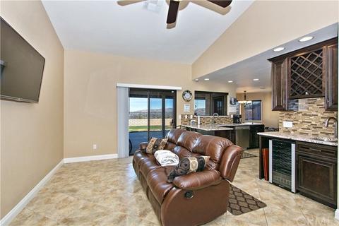 7505 Canyon Dr, Yucca Valley, CA 92284 photo 4