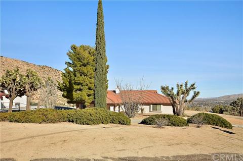 7505 Canyon Dr, Yucca Valley, CA 92284 photo 2