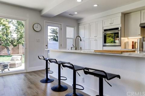 2444 Fordham Dr, Costa Mesa, CA 92626 photo 4