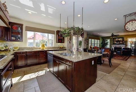 2938 Wycliffe St, Corona, CA 92879 photo 2