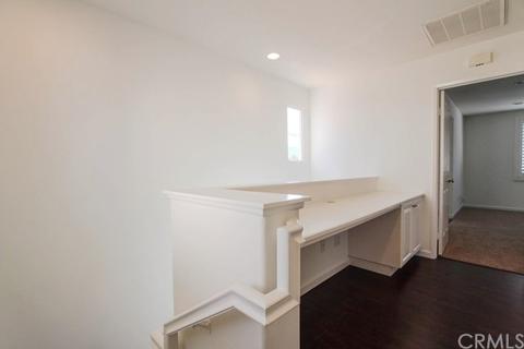 83 Alevera St, Irvine, CA 92618 photo 4
